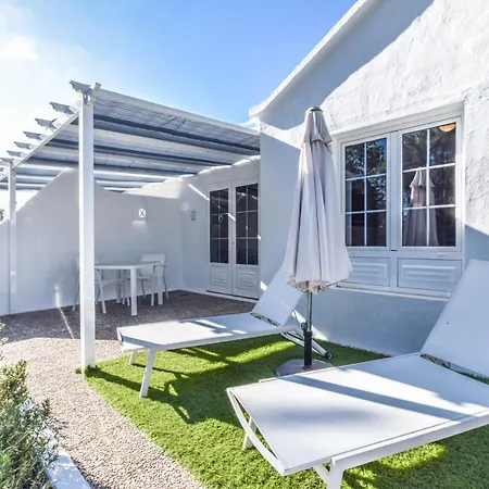 빌라 New Lanzasuites