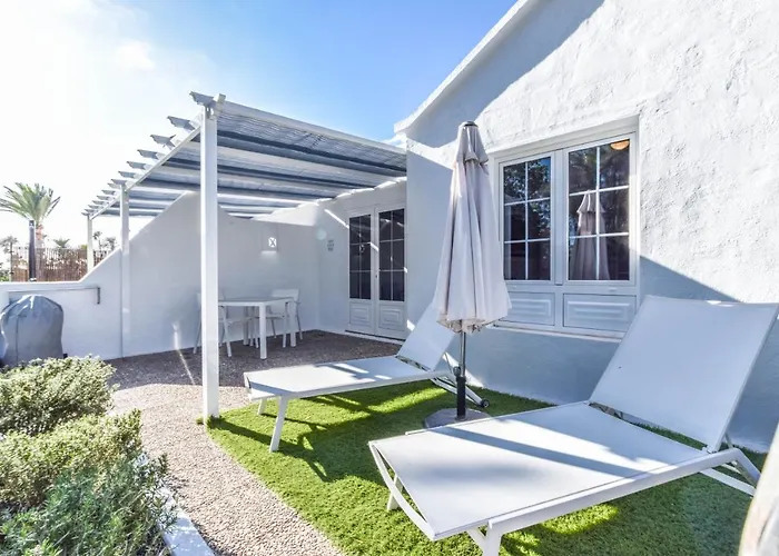 빌라 New Lanzasuites