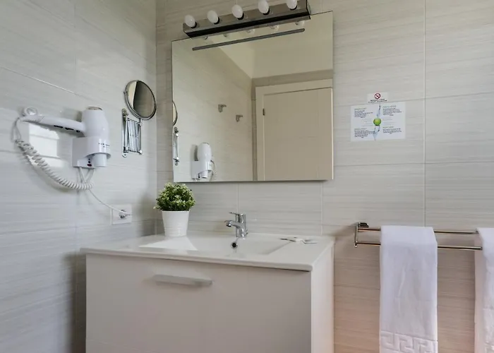 New Lanzasuites Villa